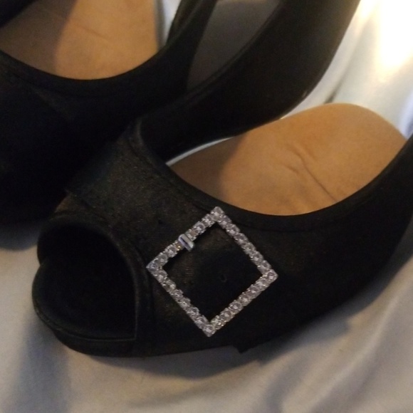 Black heels - Picture 6 of 8